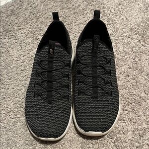 Black Knit Skechers